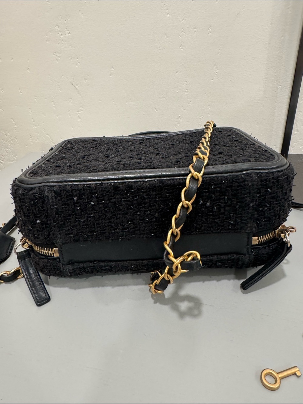 Chanel Filigree Tweed Vanity Crossbody Bag - Picture 9 of 11